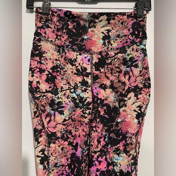 Lululemon legging - Picture 2 of 8